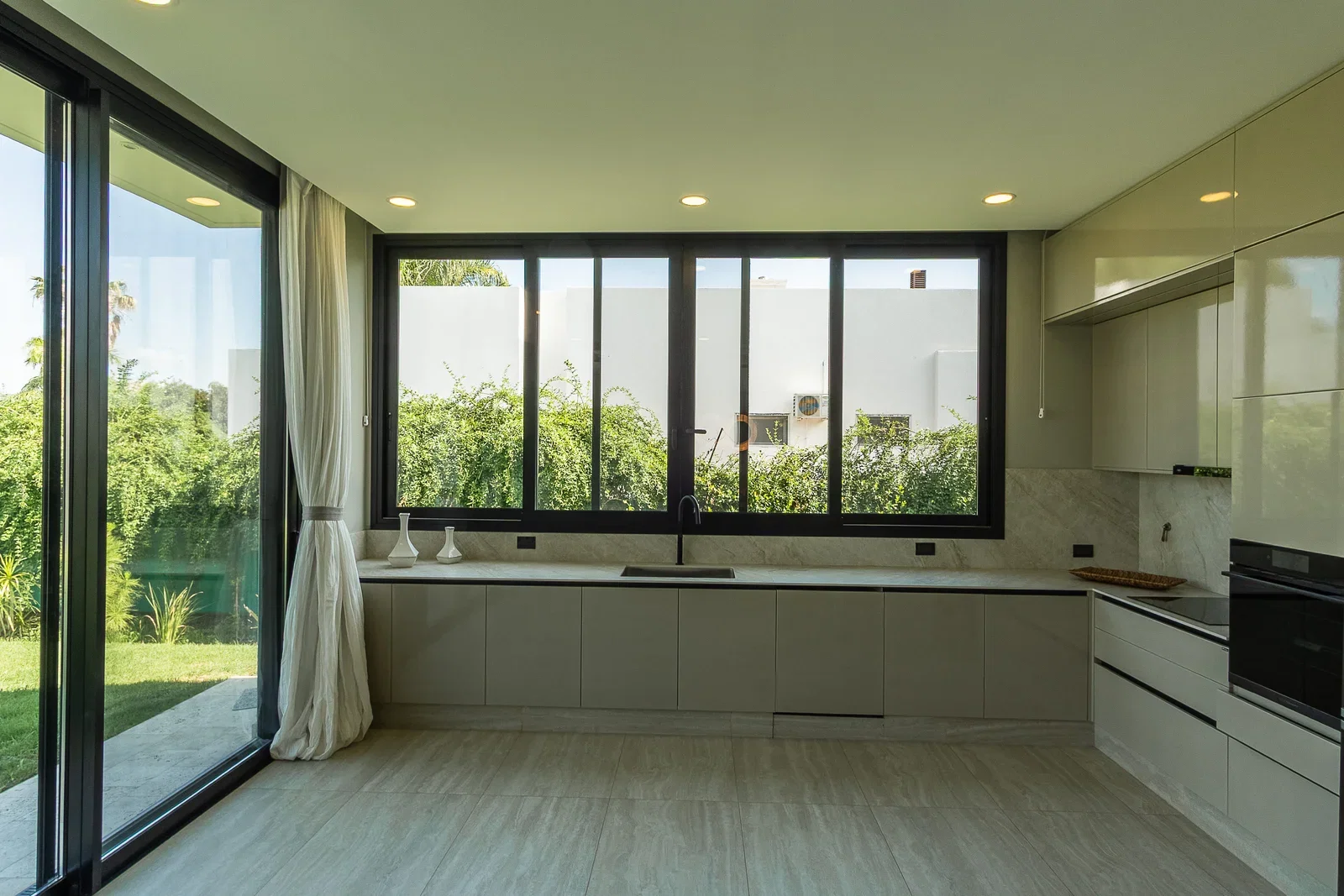 Tecno 3 · vista 2