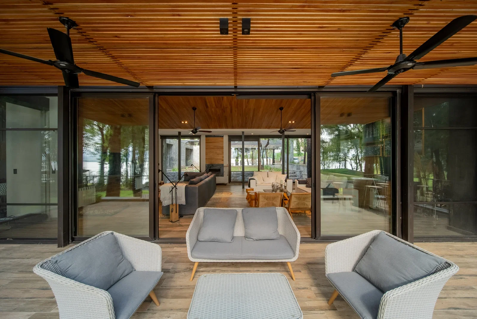 Tecno 4 · vista 5